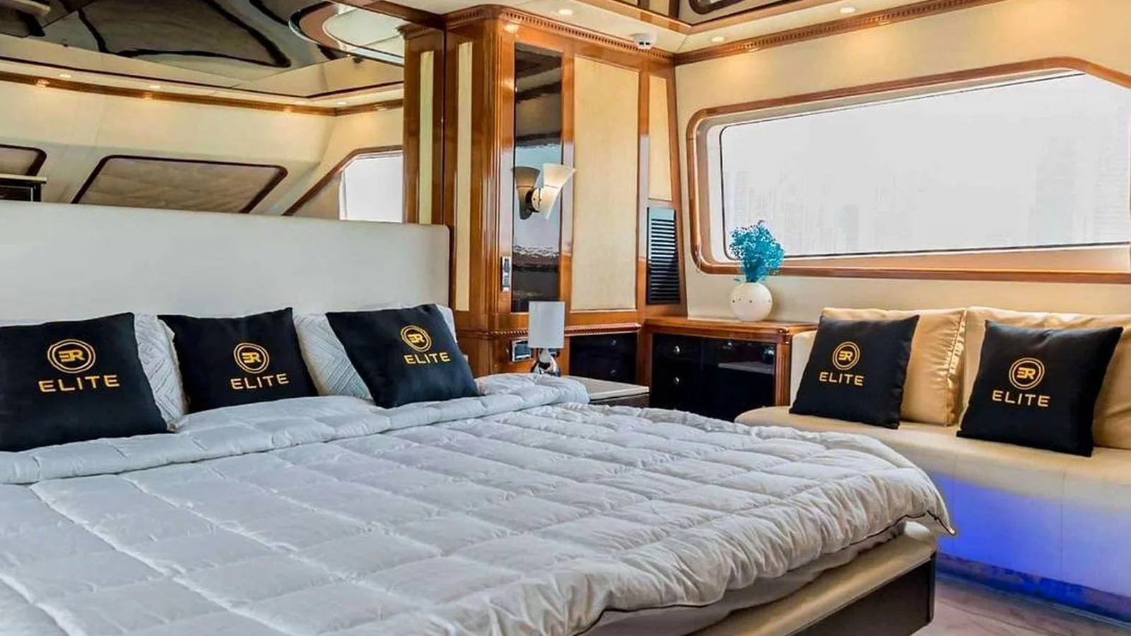 Elite Benetti Triple Deck 125 Yacht - Photo 5