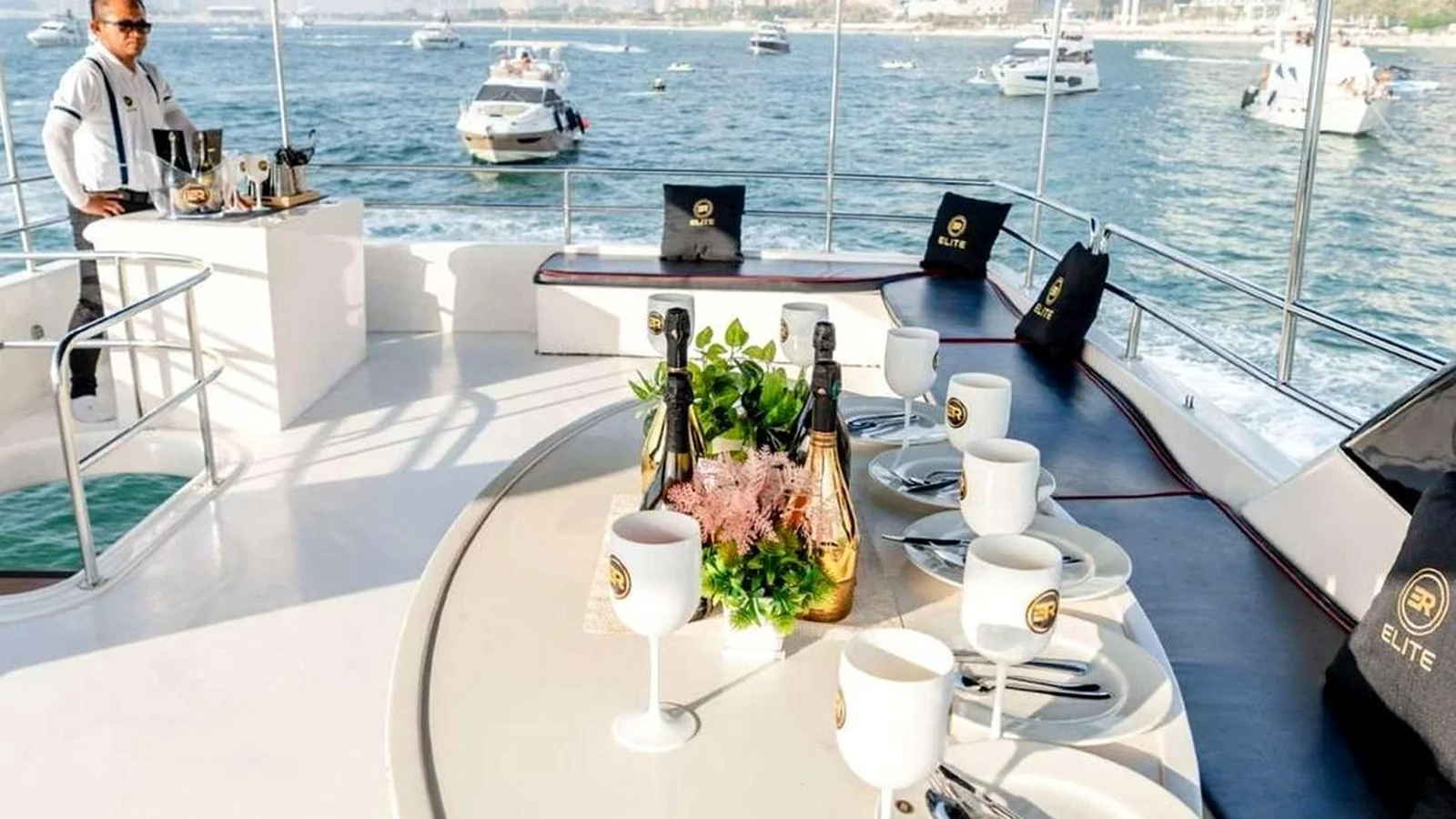 Elite Black Helsink 95 Yacht - Photo 5