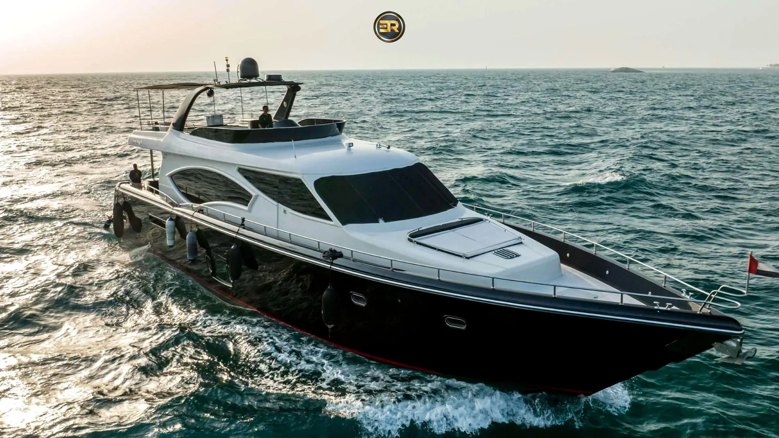 Elite Black Helsink 95 Yacht - Photo 6