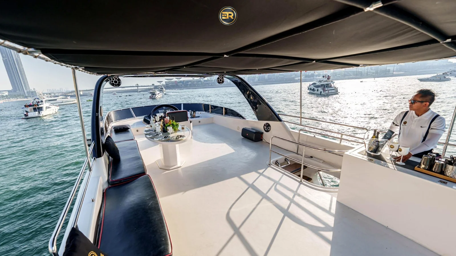 Elite Black Helsink 95 Yacht - Photo 11