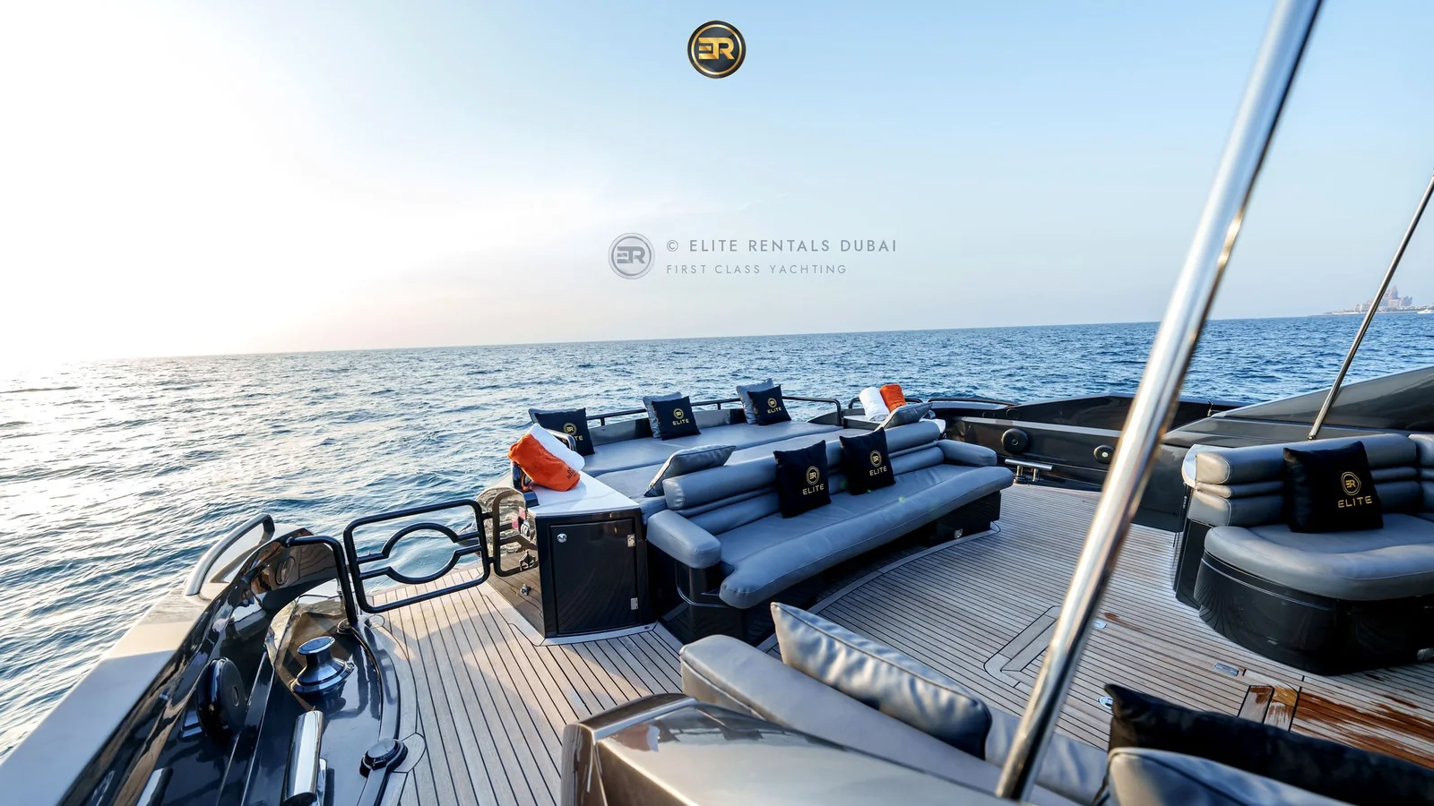 Elite Black Predator 105 Yacht - Photo 11
