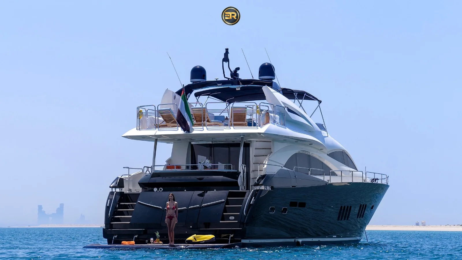Elite Black Predator Sport 105 Yacht - Photo 7