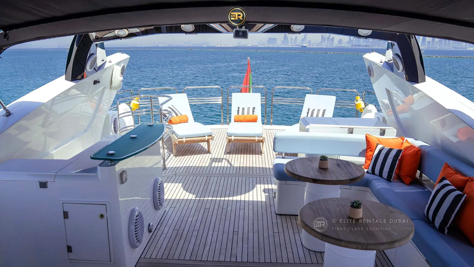 Elite Black Predator Sport 105 Yacht - Photo 11