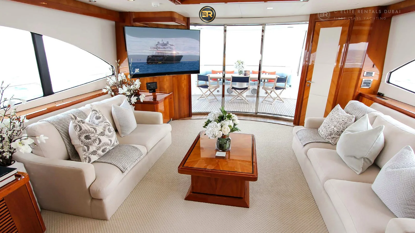 Elite Black Predator Sport 105 Yacht - Photo 12