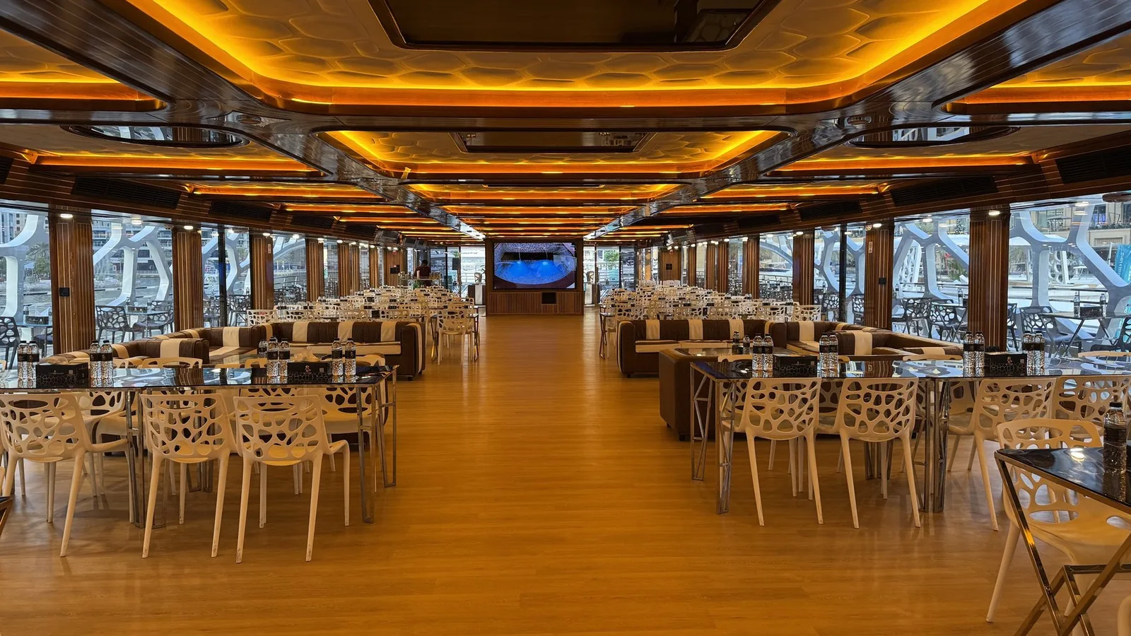 Elite Celestia Royale Mega Yacht - Photo 4