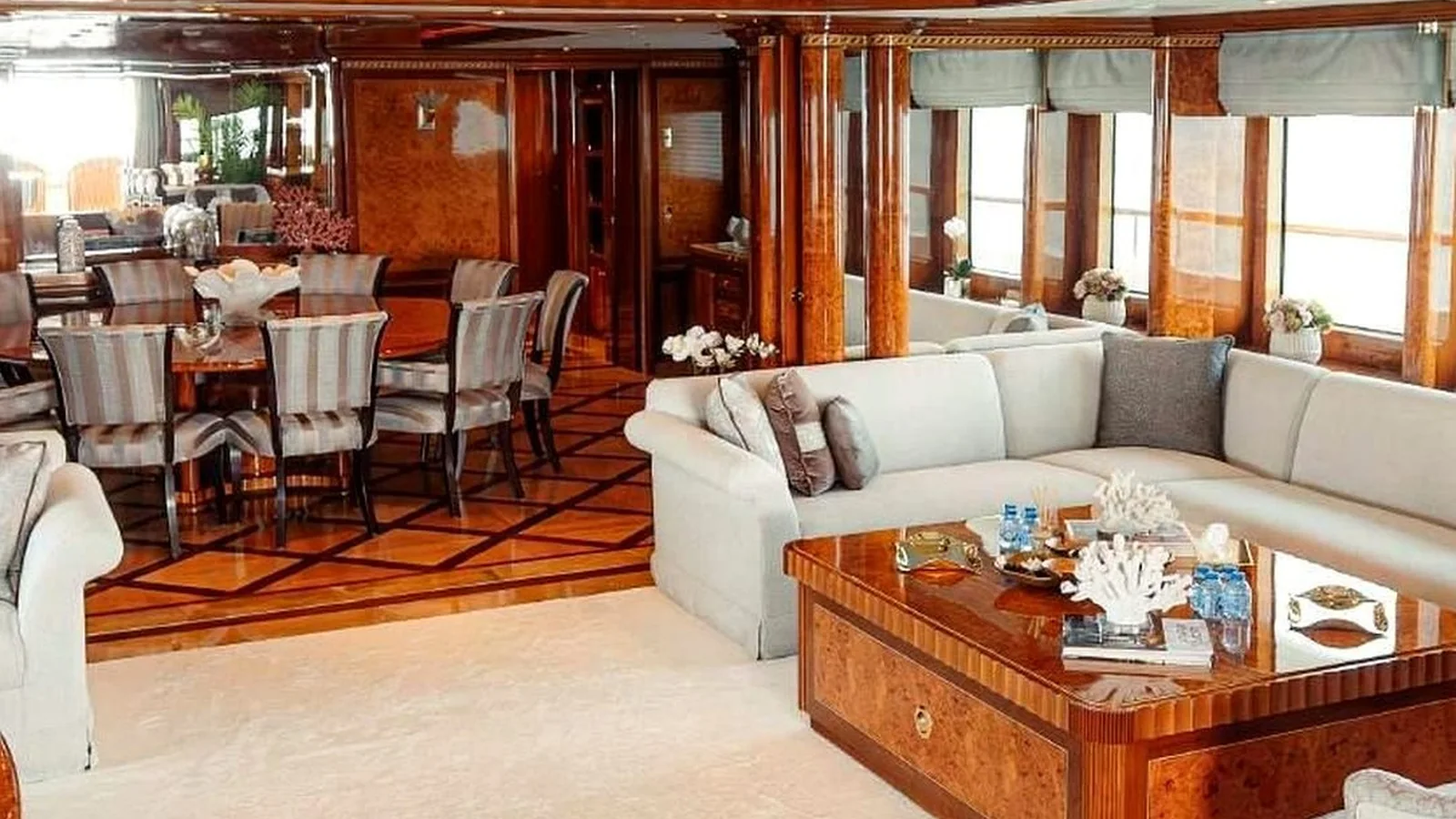 Elite Celestial Titan X250 Super Yacht - Photo 4