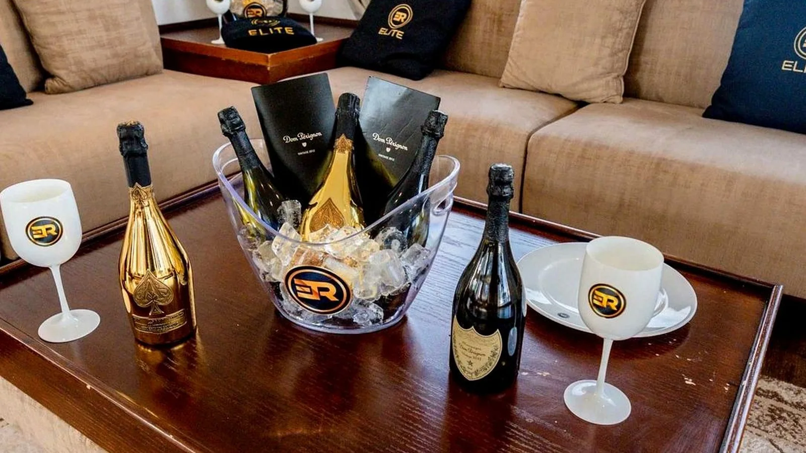 Elite Diamond Event 120 Yacht - Photo 3