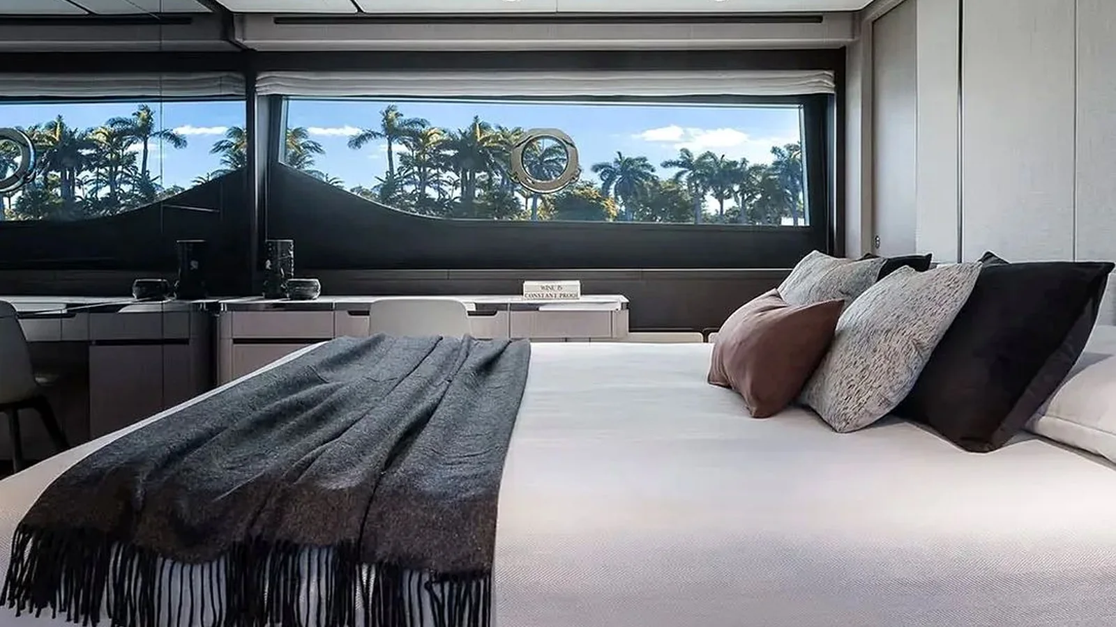 Elite Ferretti Lumera 27 Yacht - Photo 2