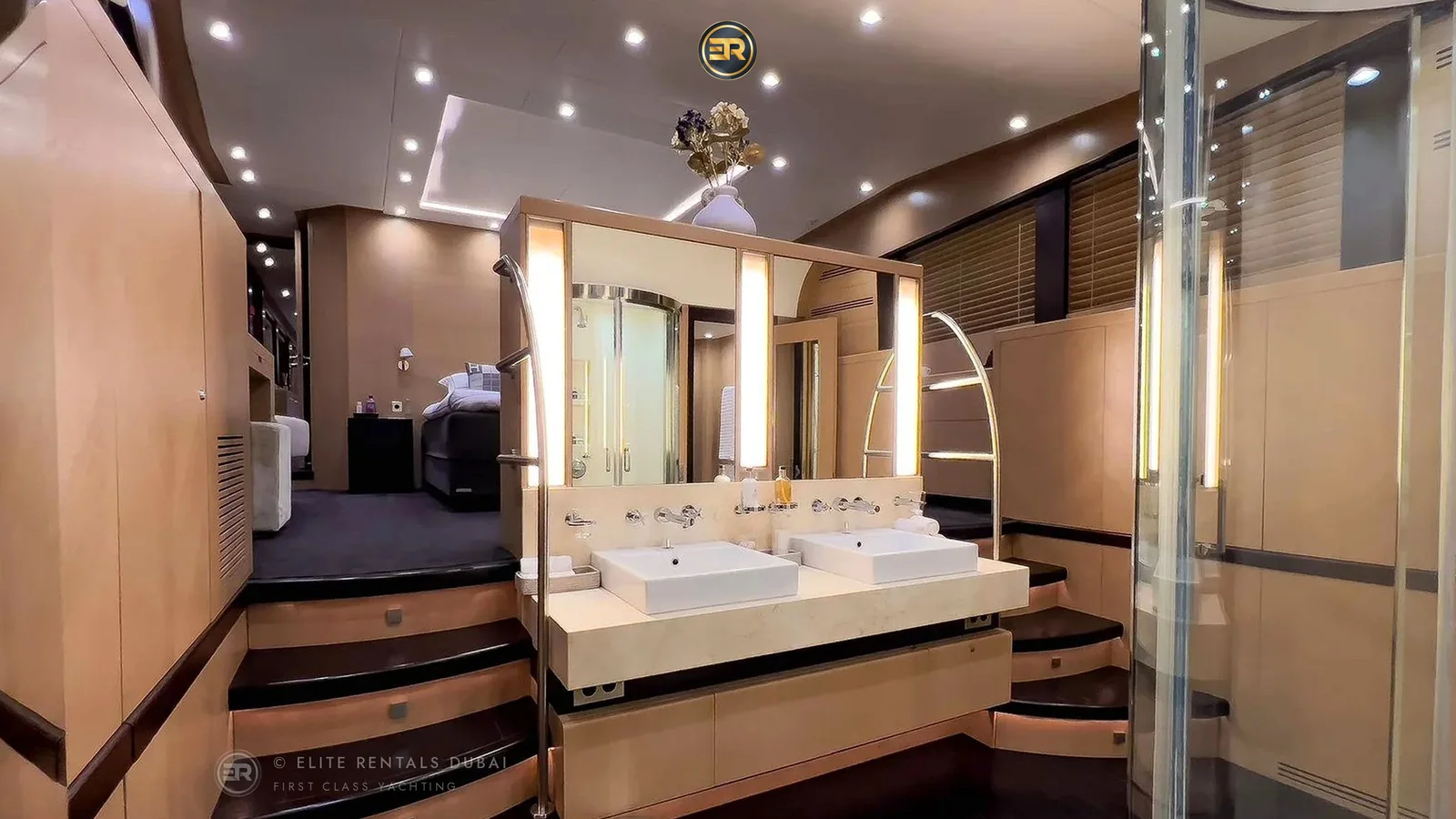Elite Freedom Super Yacht 120 - Photo 11