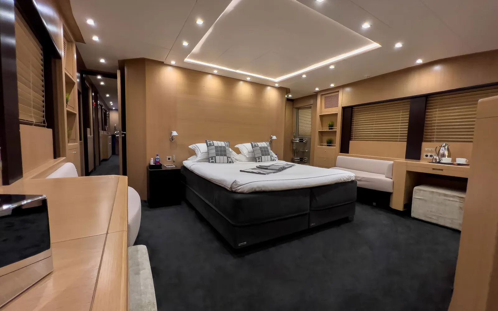 Elite Freedom Superyacht 120 - Photo 11