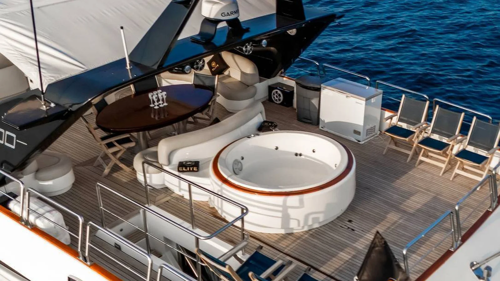 Elite XA1 Jacuzzi Azimut Super Yacht - Photo 5