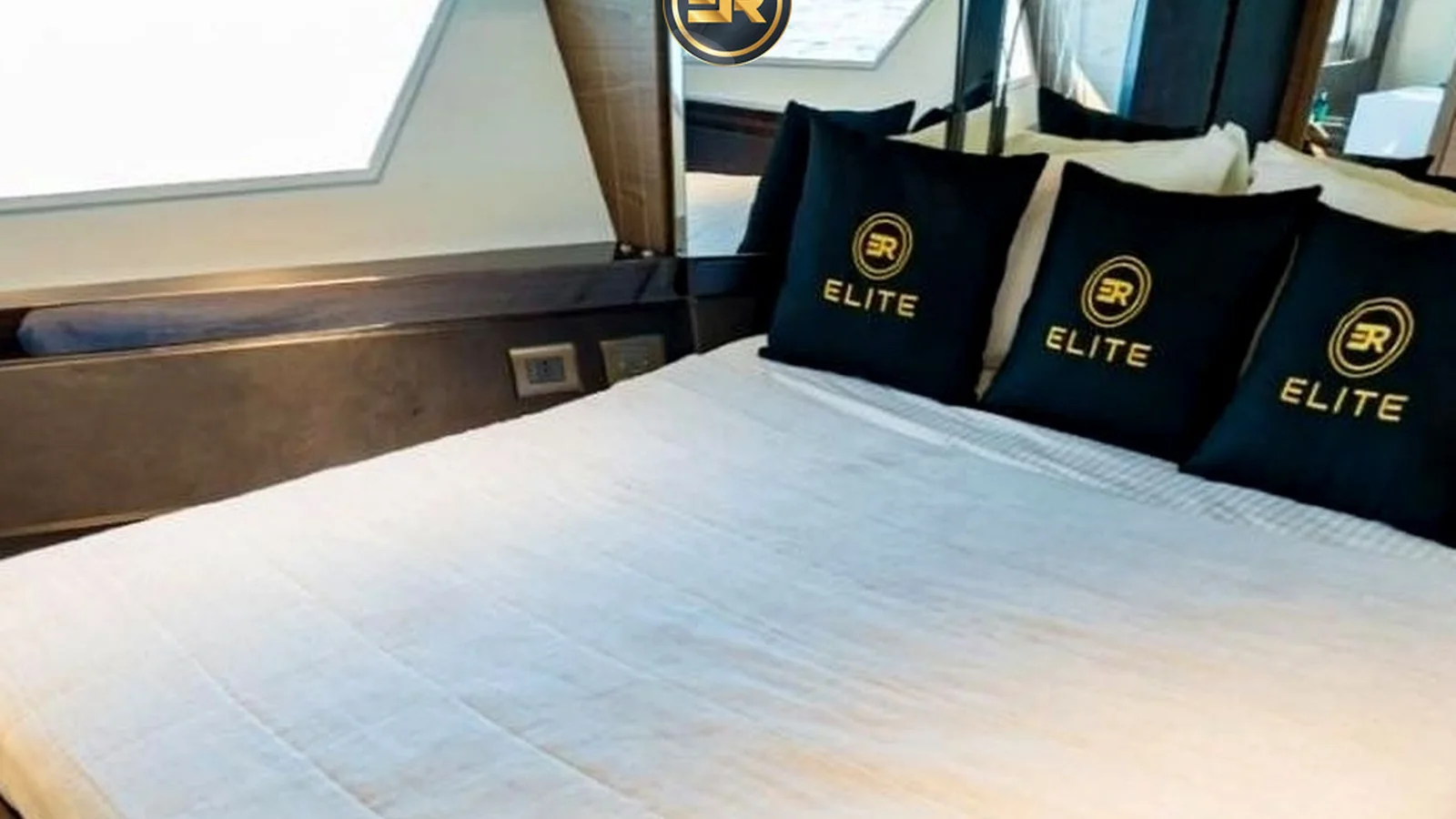 Elite Predator Ferretti 670x Yacht - Photo 5