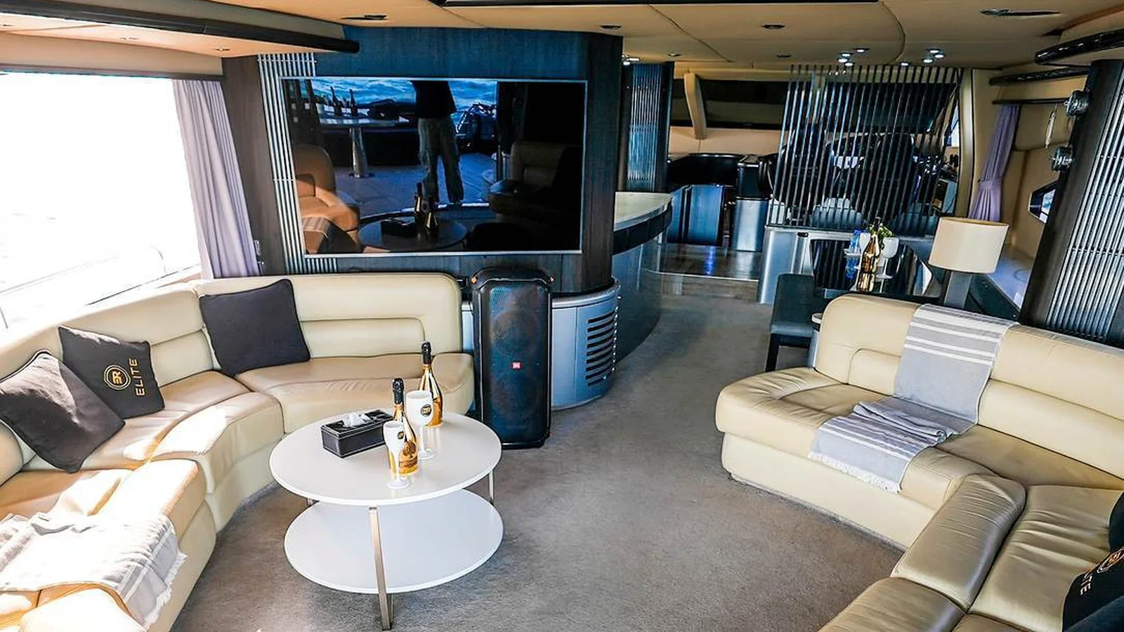 Elite Black Predator Milano 100 Yacht - Photo 3