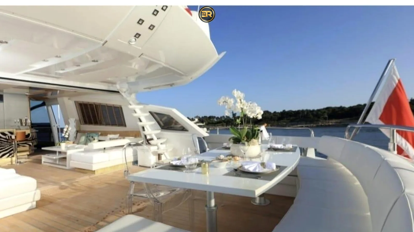 Elite Sorrento 100 Yacht - Photo 11