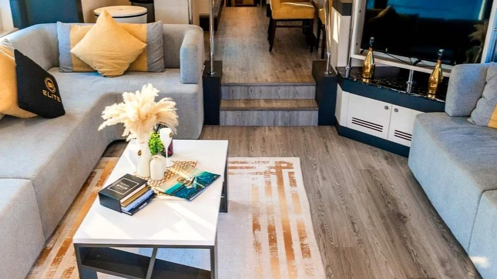 Elite White Grande 80 Yacht - Photo 3